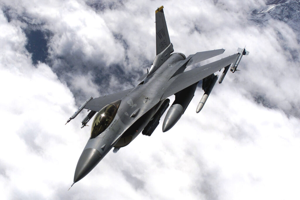 Jak vytrollit okupanty. Ukrajina již používá letouny F-16, ale jinak, říká vojenský expert