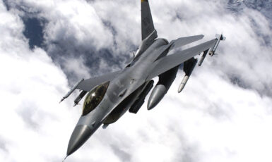 Ukrajina by ráda měla k dispozici letoun F-16 (U.S. Air Force photo / Wikimedia Commons / CC BY 4.0)