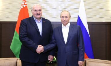 Ruský prezident Vladimir Putin se svým protějškem Alexandrem Lukašenkem (Kremlin.ru / CC BY 4.0 / Wikimedia Commons)