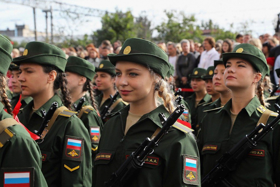 Ženy v ruské armádě musí často poskytovat potěšení důstojníkům. Když odmítnou, jsou šikanovány