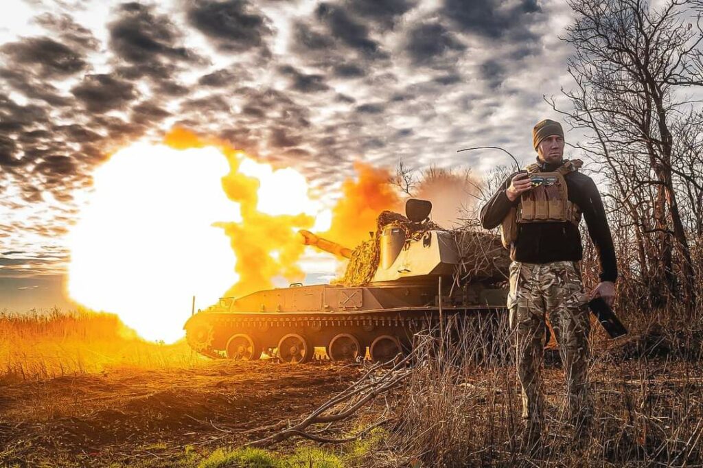 Rusko může zesílit útoky na Ukrajině, než dorazí nová americká pomoc, píše ISW