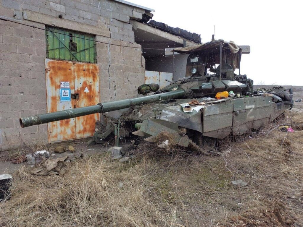Skladové zásoby ruských tanků se tenčí. Vydrží do počátku roku 2026, konstatují analytici