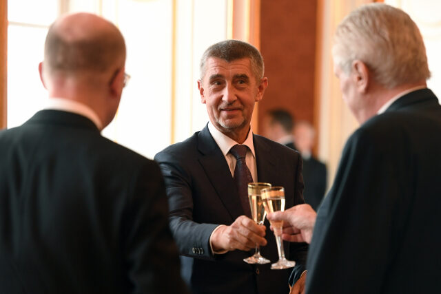 Bohuslav Sobotka, Andrej Babiš a Miloš Zeman. Na zdraví!