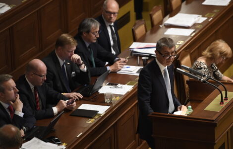 Předseda hnutí ANO Andrej Babiš hovoří na schůzi Poslanecké sněmovny