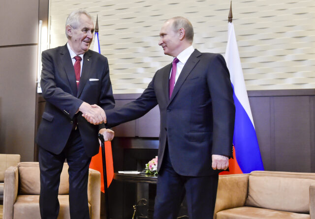 Ruský prezident Vladimir Putin a český prezident Miloš Zeman