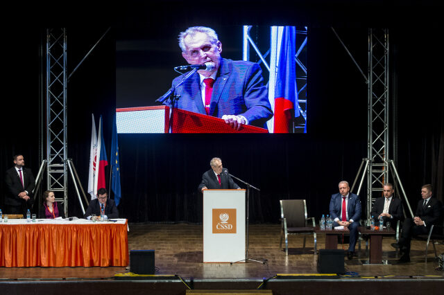 Prezident Miloš Zeman na mimořádném volebním sjezdu ČSSD