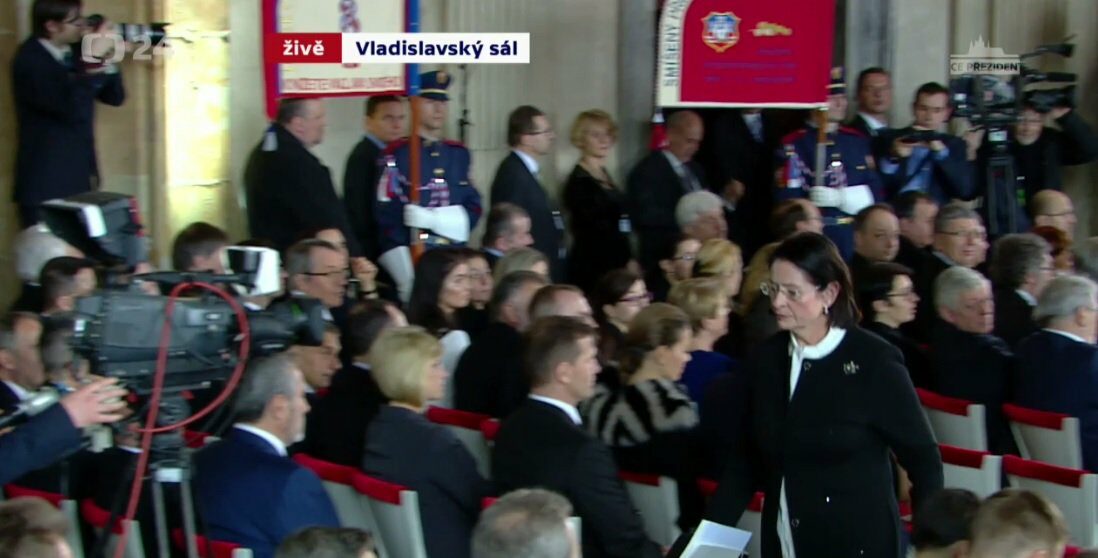 Miroslava Němcová odchází při inauguračním projevu Miloše Zemana
