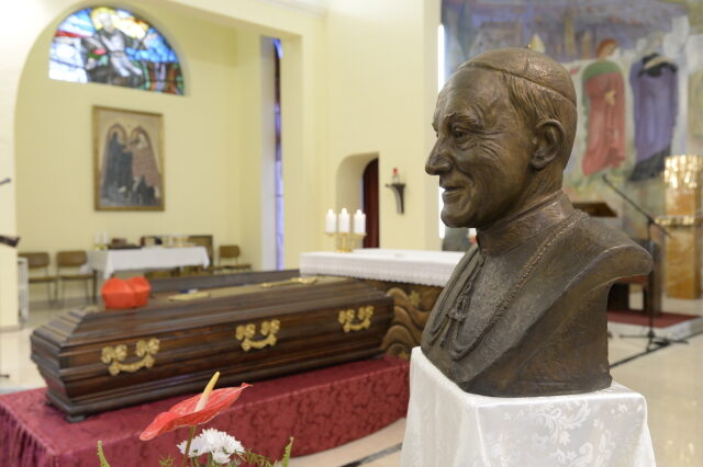 Z baziliky sv. Petra ve Vatikánu byly 19. dubna 2018 vyzdviženy ostatky kardinála Josefa Berana. 