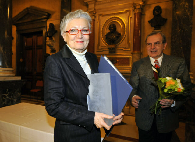 Radka Kvačková z Lidových novin obdržela novinářskou Cenu Ferdinanda Peroutky za rok 2011.