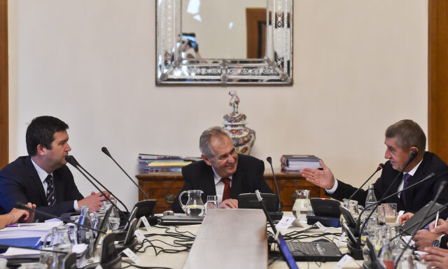 Prezident Miloš Zeman na jednání vlády s Janem Hamáčkem a Andrejem Babišem
