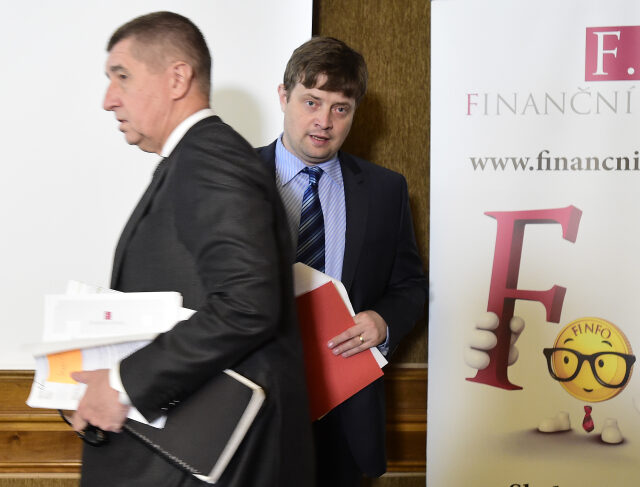 Premiér Andrej Babiš a končící ředitel Finanční správy Martin Janeček