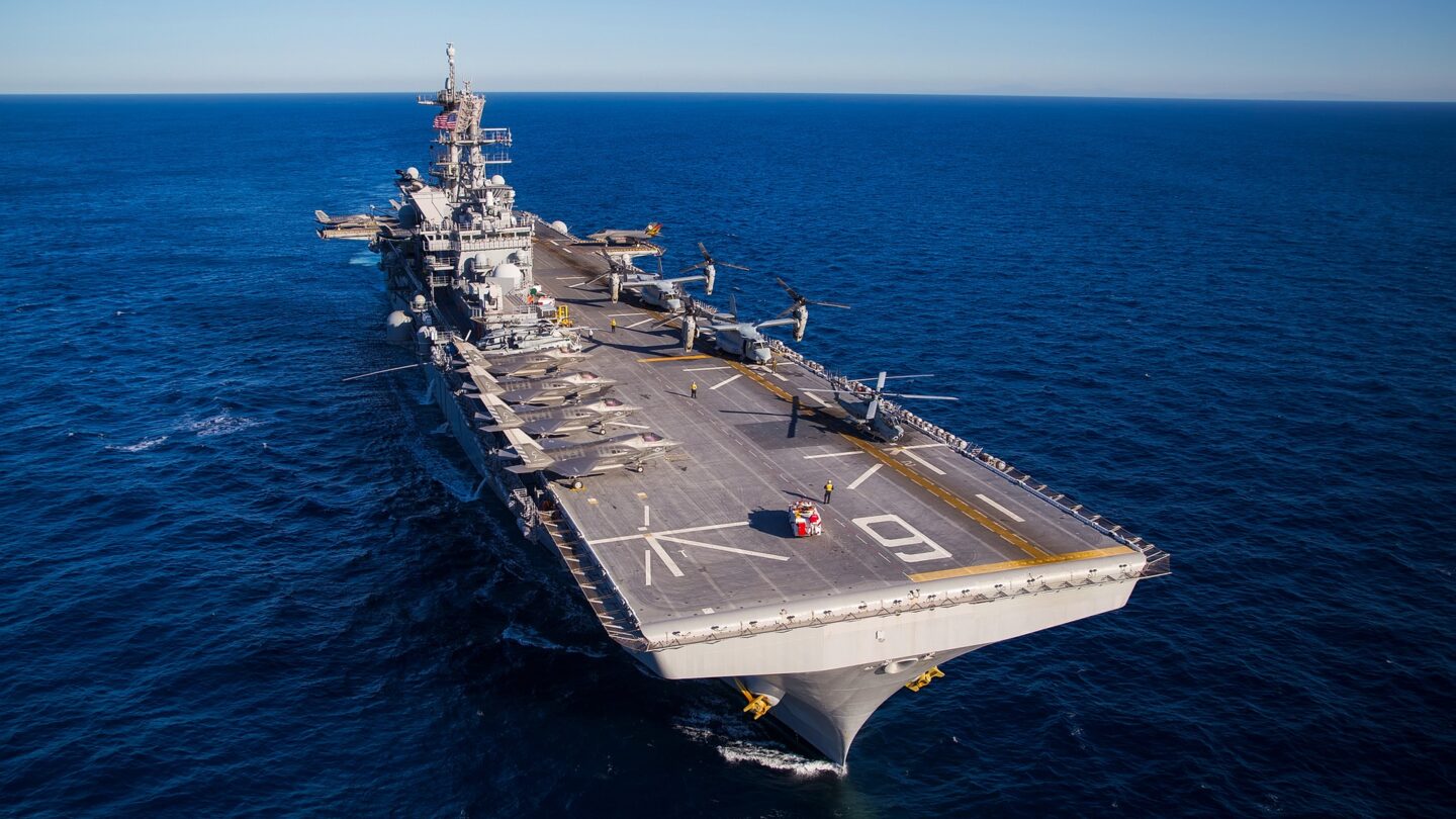 Letadlová loď USS America