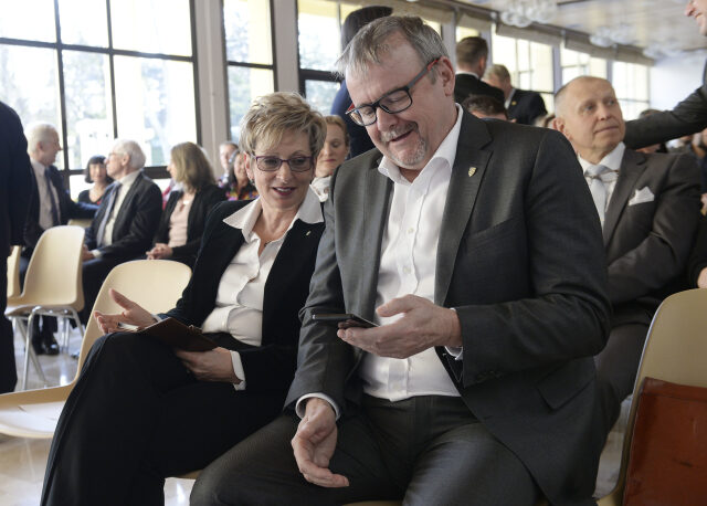 Ministryně průmyslu a obchodu Marta Nováková a ministr dopravy Dan Ťok
