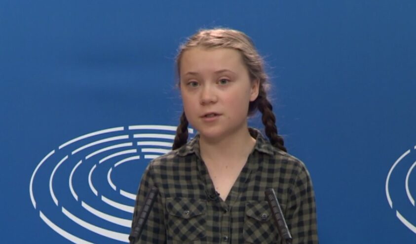 Greta Thunberg na tiskové konferenci u příležitosti svého vystoupení v Evropském parlamentu 16. dubna 2019