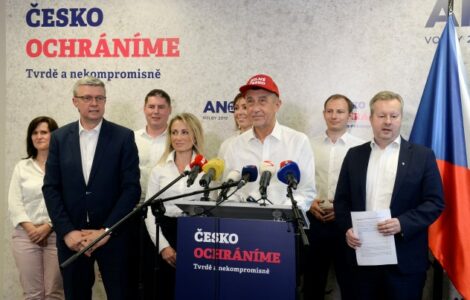 Česko ochráníme, tvrdě a nekompromisně? Povrchní Babišova PR politika v časech pandemie trvale selhává