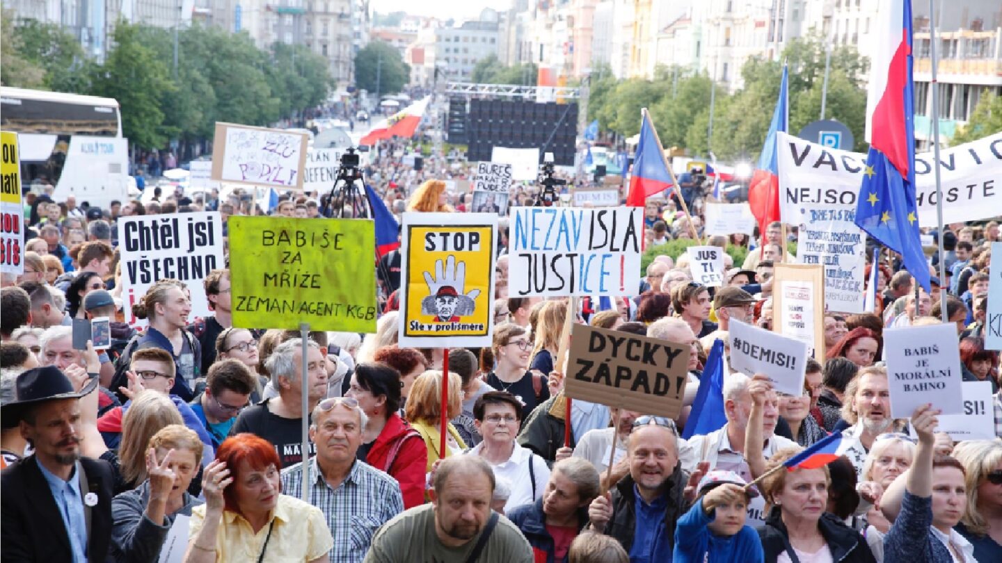 Demonstrace na Václavském náměstí v Praze