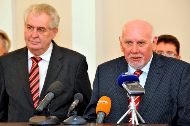 Prezident Miloš Zeman a předseda Ústavního soudu Pavel Rychetský