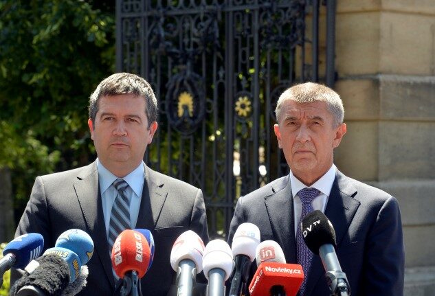 Vicepremiér Jan Hamáček (ČSSD) a premiér Andrej Babiš (ANO)