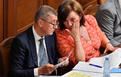 Premiér Andrej Babiš a ministryně financí Alena Schillerová (oba ANO)
