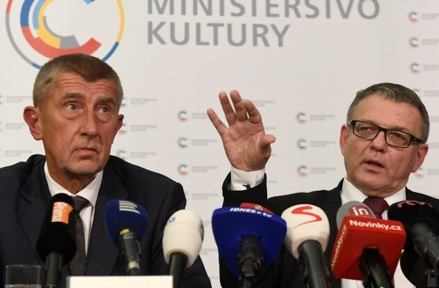 Premiér Andrej Babiš (ANO) a ministr kultury Lubomír Zaorálek (ČSSD)