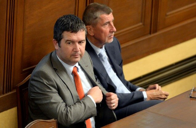 První místopředseda vlády a ministr vnitra Jan Hamáček (ČSSD) a premiér Andrej Babiš (ANO)