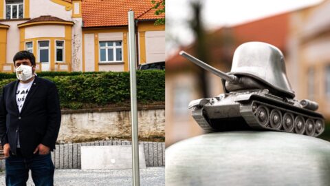 Starosta městské části Praha-Řeporyje u památníku Ruské osvobozenecké armády složeného z desky a nerezového artefaktu