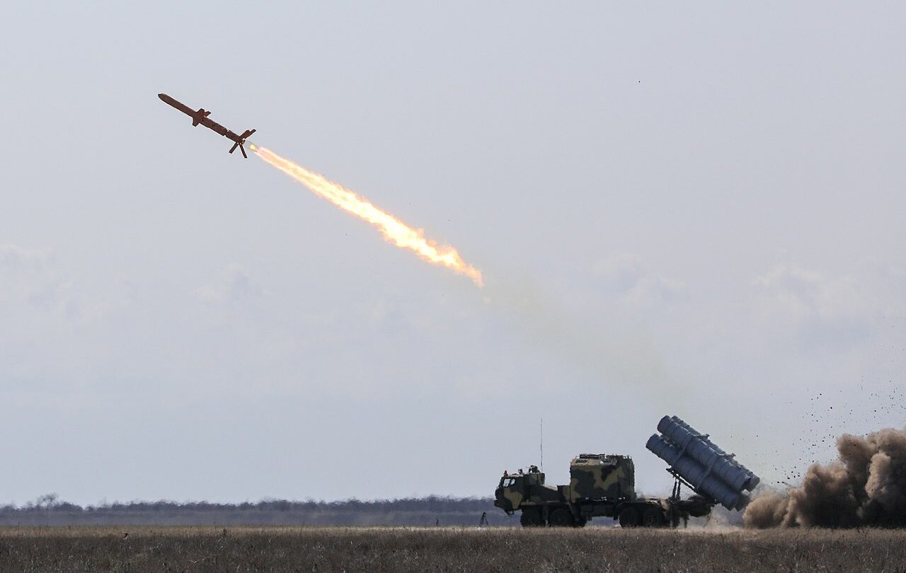 Ukrajinské rakety Neptun dokážou zasáhnout cíle vzdálené až 110 km.