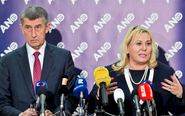 Bývalý premiér Andrej Babiš a současná europoslankyně Klára Dostálová (oba ANO)