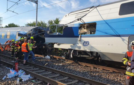 Osobní a nákladní vlak se srazily 14. července na hlavní trati z Prahy na Kolín u Českého Brodu
