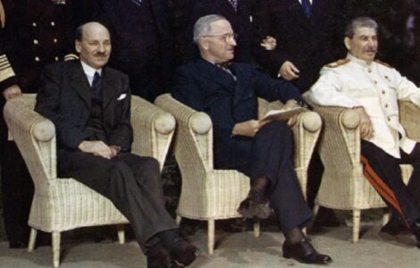 Attlee, Truman a Stalin během postupimské konference 