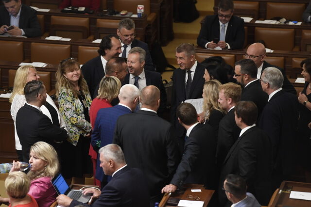 Premiér Andrej Babiš mezi poslanci hnutí ANO