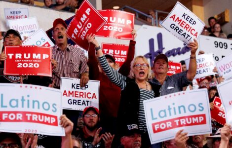 Manifestace amerických Hispánců na podporu Donalda Trumpa