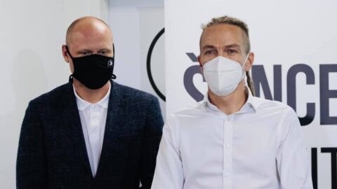 Pirátský senátor Lukáš Wagenknecht a předseda Pirátů Ivan Bartoš