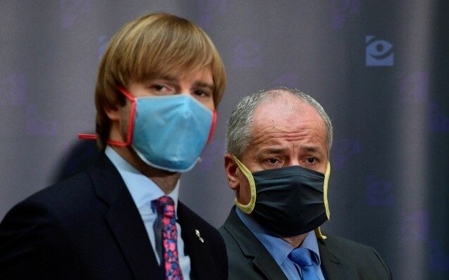 Bývalý ministr zdravotnictví Adam Vojtěch a jeho tehdejší náměstek Roman Prymula