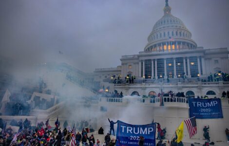 Fotografie z útoku davu na washingtonský Kapitol