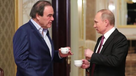 Ruský prezident Vladimír Putin a americký režisér Oliver Stone během natáčení oslavného filmu Svět podle Putina