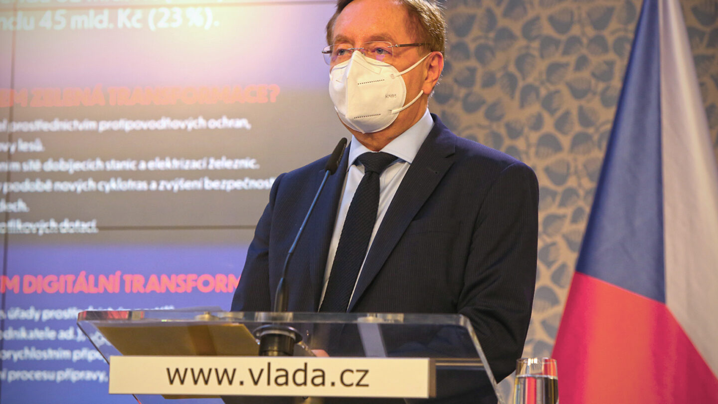 Bývalý ministr zdravotnictví Petr Arenberger (za ANO).