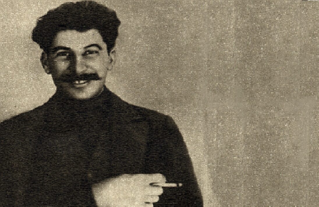 Josif Vissarionovič Stalin v době, kdy byl sám ještě za politiku ve vyhnanství. Zřejmě rok 1915.