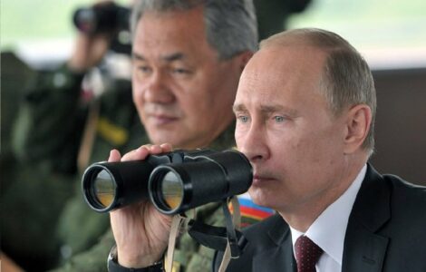 Ruský prezident Vladimir Putin a dnes již bývalý ministr obrany Sergej Šojgu