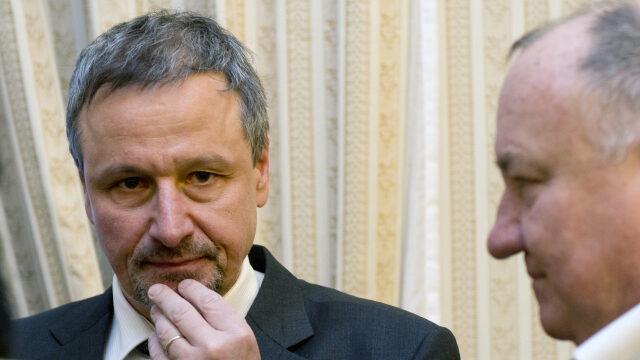Předseda a místopředseda volebního výboru Martin Komárek (ANO) a Vítězslav Jandák (ČSSD)