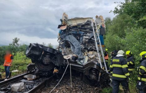 U obce Milavče mezi stanicemi Domažlice a Blížejov se 4. srpna 2021 kolem osmé ráno srazily dva vlaky. Dva lidé zemřeli, sedm je v kritickém stavu, 31 zraněných je mimo ohrožení života.