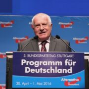 Václav Klaus na sjezdu německé strany AfD (2016)