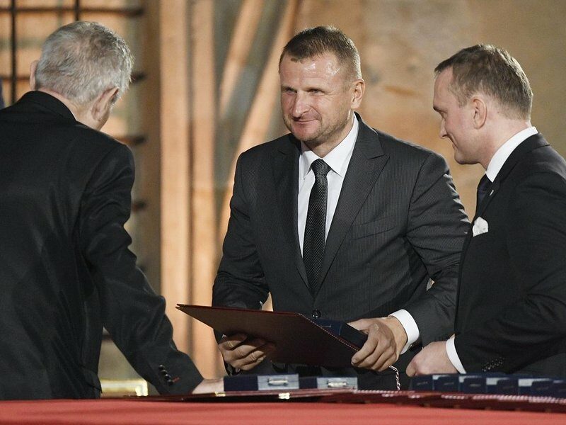 Pavol Krúpa na slavnostním ceremoniálu udílení státních vyznamenání od prezidenta Miloše Zemana