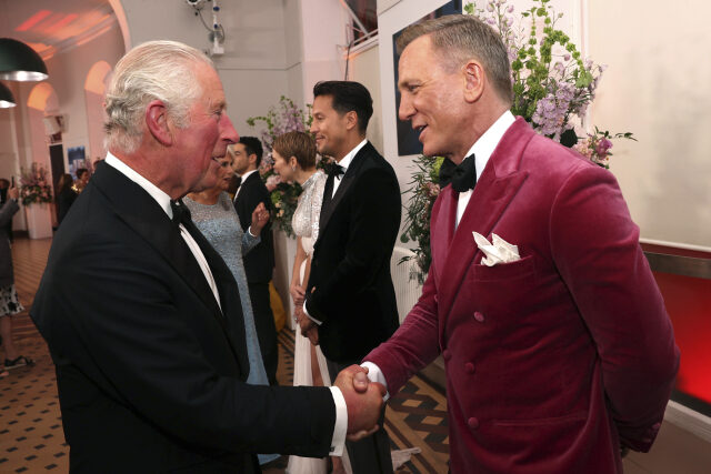 Princ Charles a představitel Jamese Bonda Daniel Craig