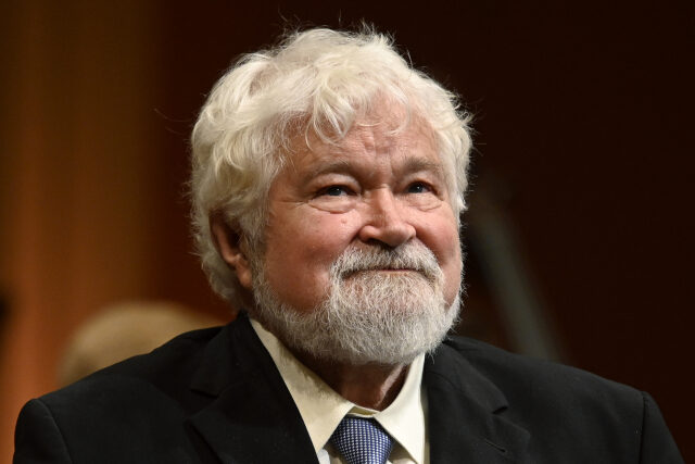 Mezi signatáři dopisu je i bývalý český premiér a senátor Petr Pithart
