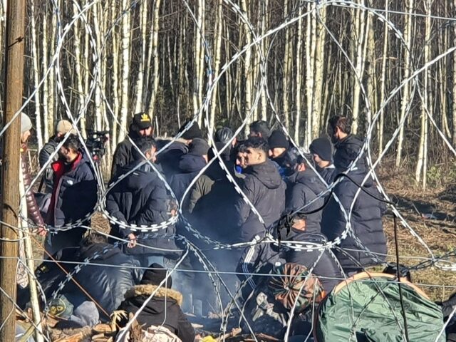 Napětí na bělorusko-polské hranici pokračuje.