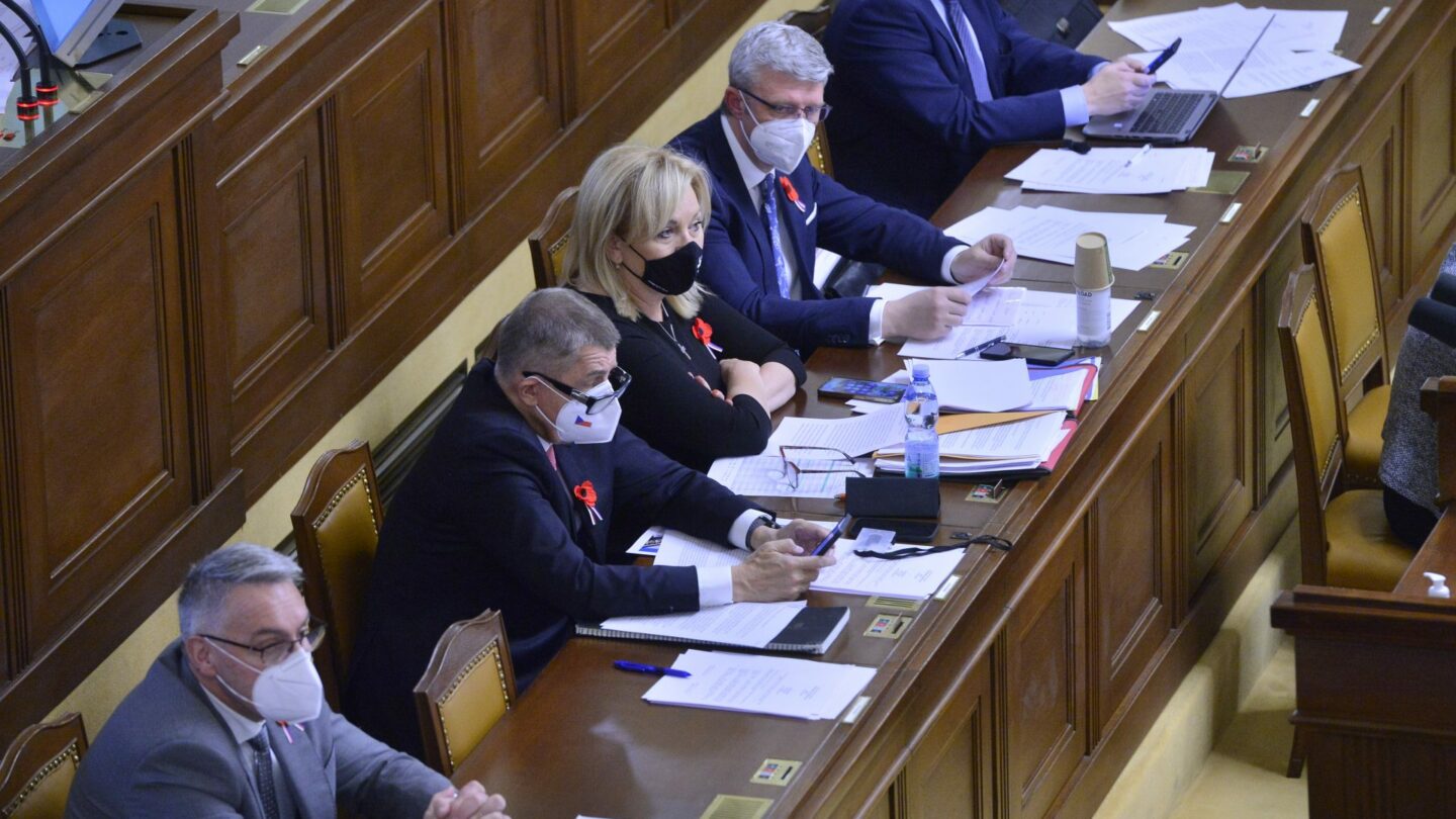 Lubomír Metnar, Andrej Babiš, Alena Schillerová a Karel Havlíček na ustavující schůzi sněmovny
