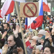 Demonstrace proti povinnému očkování na Václavském náměstí v Praze (12. 12. 2021)
