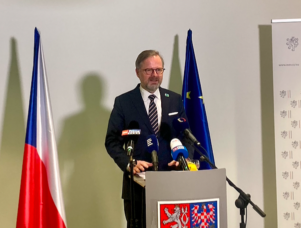 Petr Fiala na tiskové konferenci na summitu EU