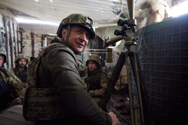 Ukrajinský prezident Volodymyr Zelenskyj stojí v čele bojující Ukrajiny